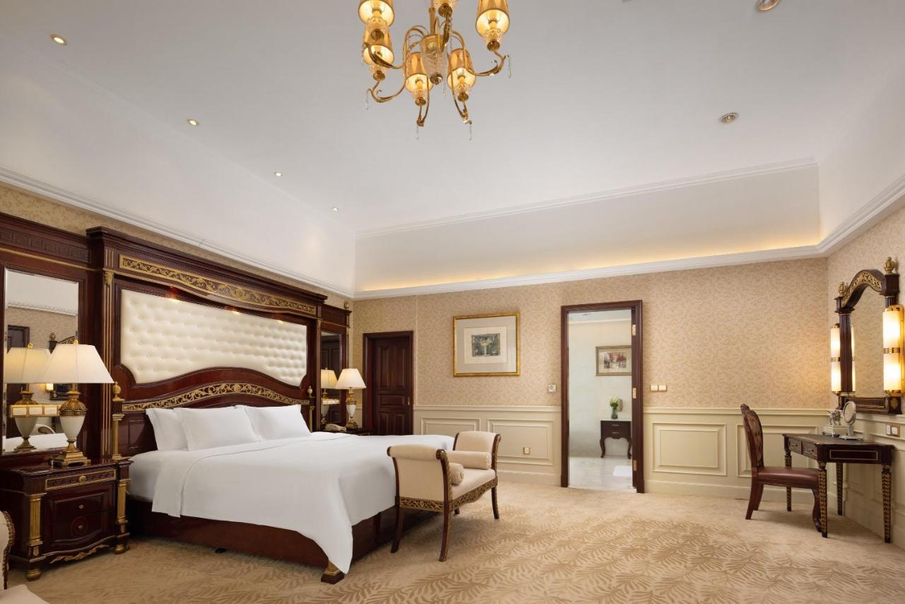 Crowne Plaza Hotel & Suites Landmark Shenzhen By Ihg - Nearby Luohu Border, Indoor Heated Swimming Pool, Complimentary Welcome Drink Экстерьер фото